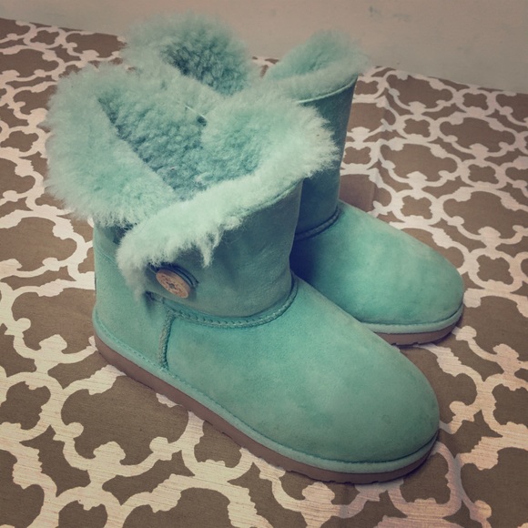 aqua blue uggs